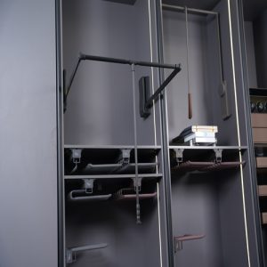 هنگر رگال آسانسوری